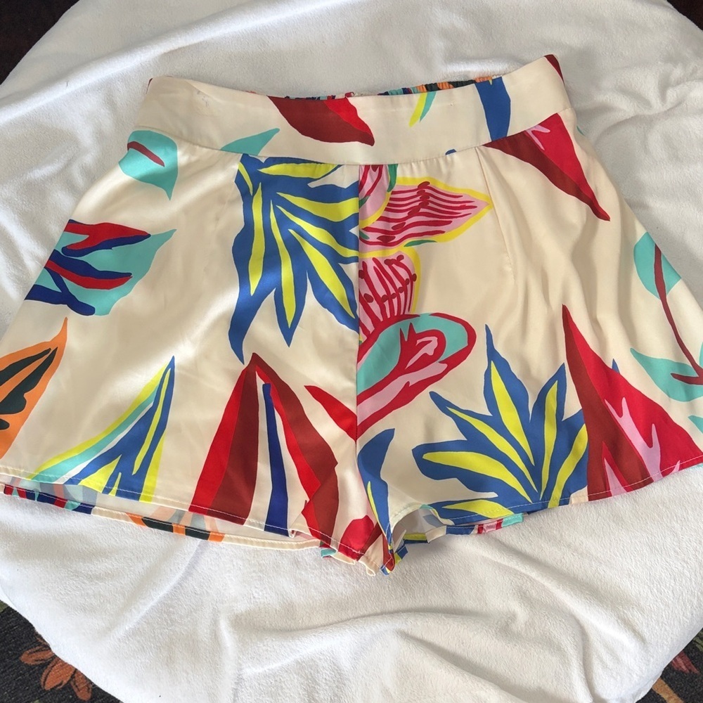 Luxxel Colorful Tropical High Waist Shorts
